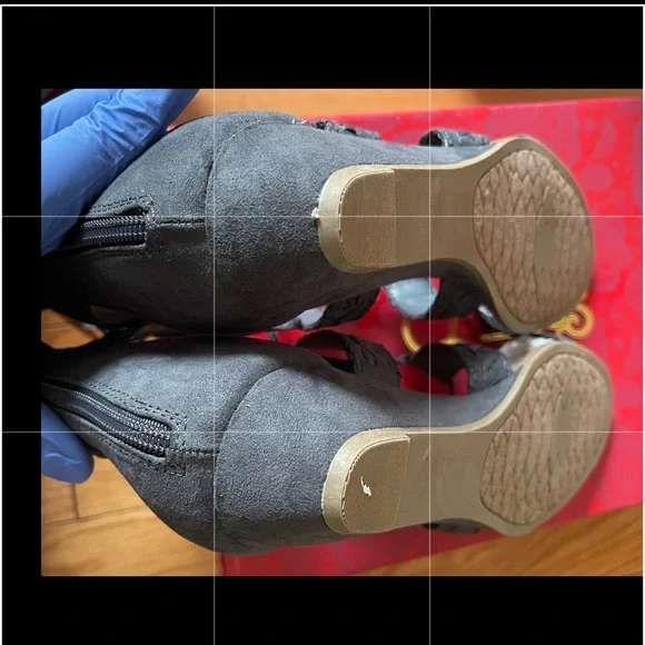 SANDALS - Picture 3 of 3